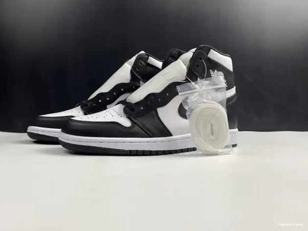 HYPE White Air Black Retro Jordan (2014) 1 555088-010 0430